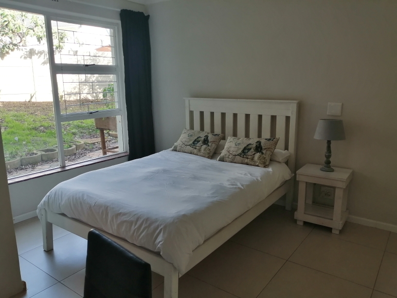 To Let 1 Bedroom Property for Rent in Somerset West Western Cape